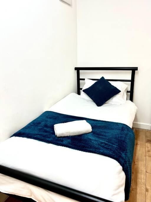Brilliant One Bedroom Flat In *